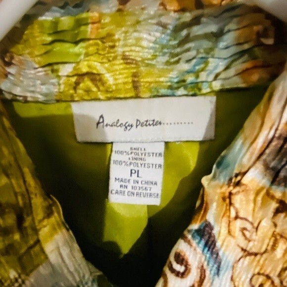 Elegant Multicolor Floral Detail Crinkle Finish Button Down Jacket - Picture 7 of 7